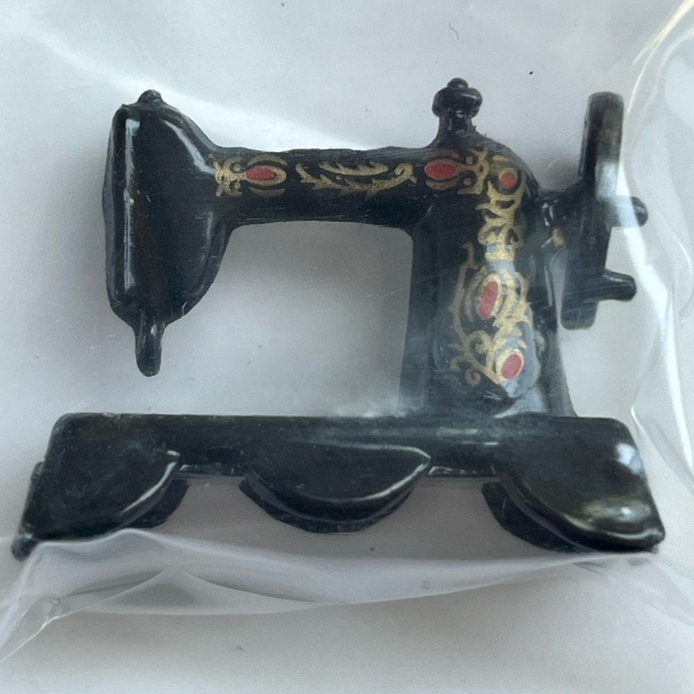 Dollhouse Miniature Sewing Machine
